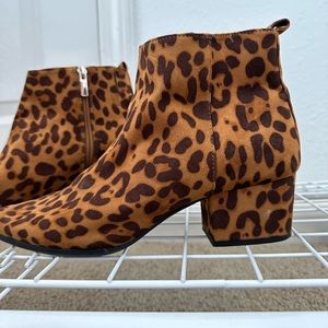 Brown leopard ankle booties